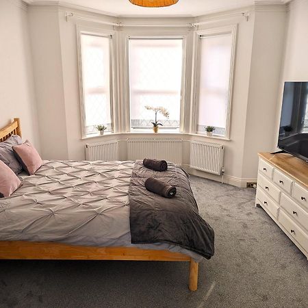 Cosy Bee And Apartment 본머스 외부 사진